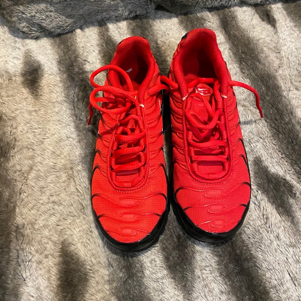 NIKE AIRMAX PLUS